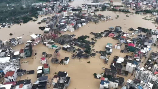 福建的盘总们老家的豪宅都被大水淹了